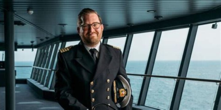 Are cruise ship captains rich?