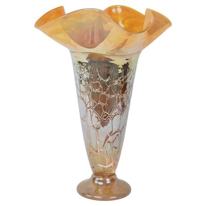 Are Fenton vases marked?