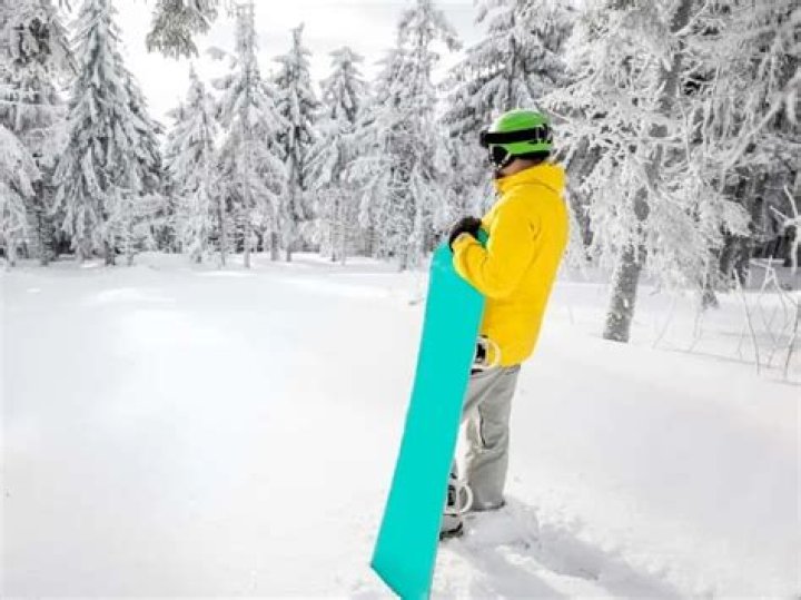 Are wide snowboards slower?