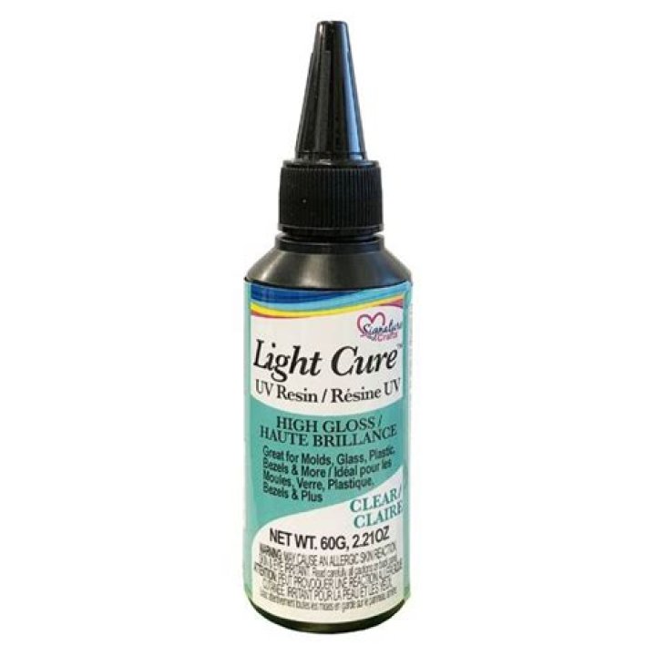 Can a black light cure resin?