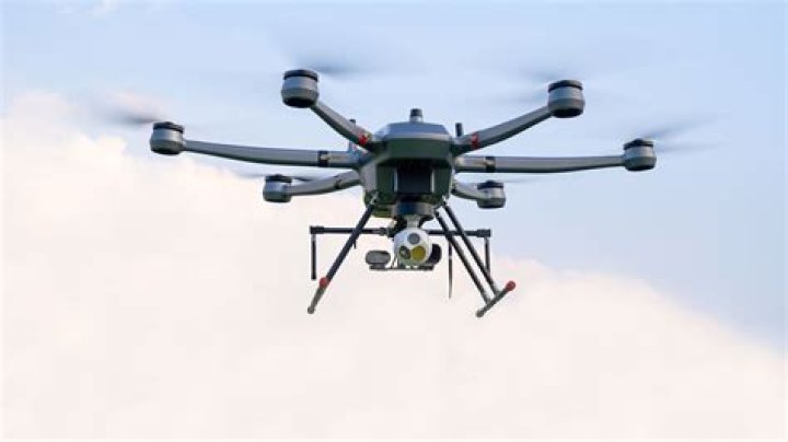 Can a drone lift a GoPro?