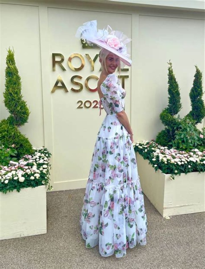 Can I wear a long dress to Ascot?