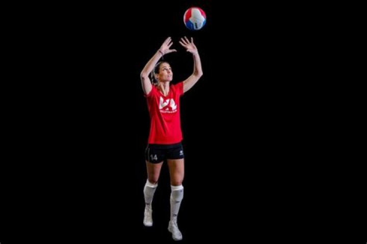 Can the setter spike?