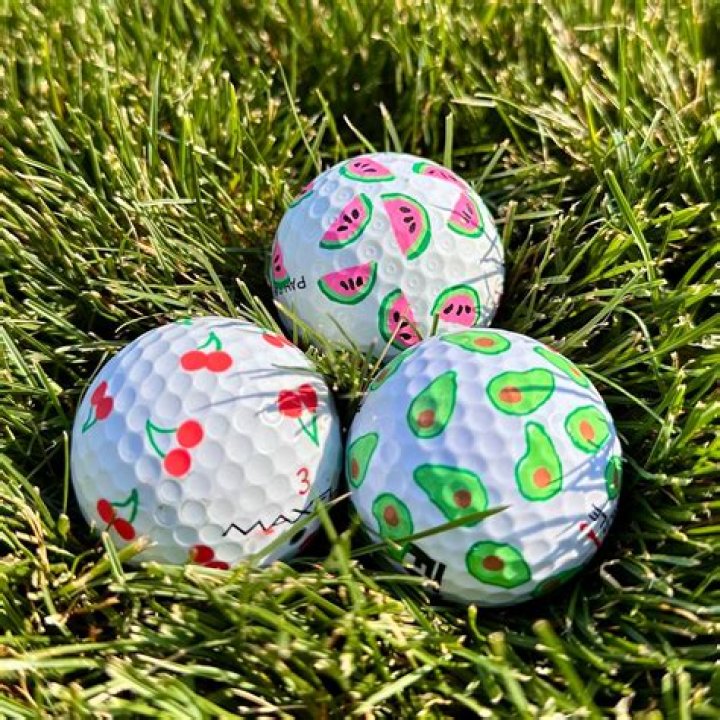 Can you change balls on the green?