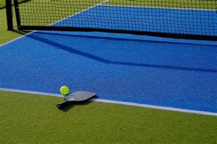 Can you play pickleball on synthetic grass?