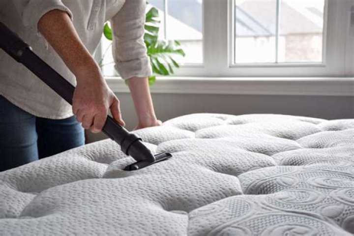Can you sleep with baking soda on mattress?