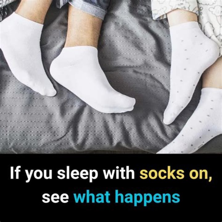 Can you sleep with socks on at night?