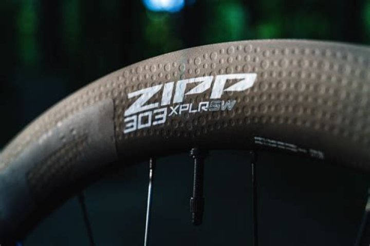 Can Zipp 303 go tubeless?