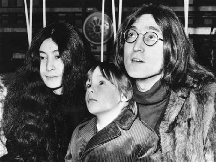 Did John Lennon apologize?