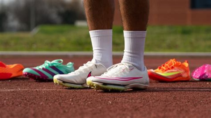 Do steeplechase runners wear spikes?