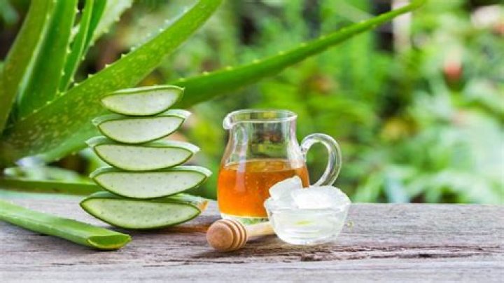 Does aloe vera thicken hair?