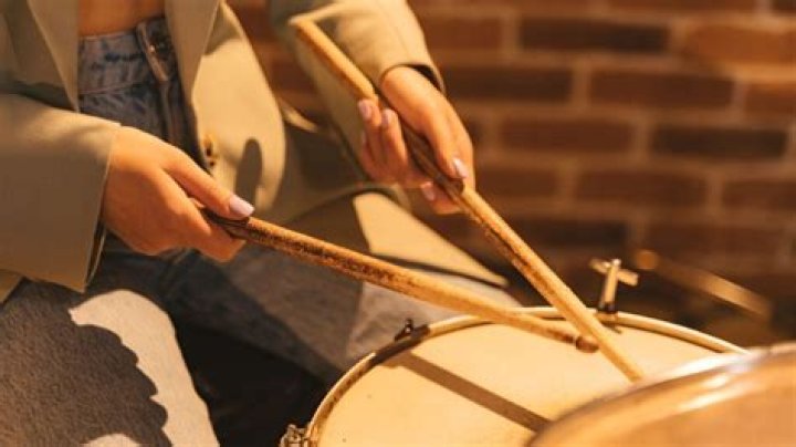 Does drumming help with anxiety?