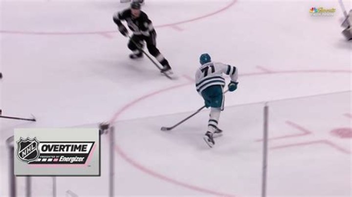 Does hockey have overtime?