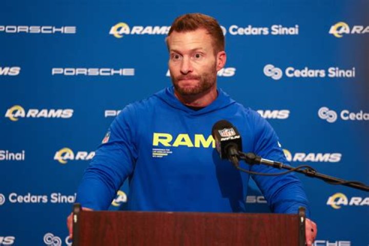 Does McVay call the plays for the Rams?