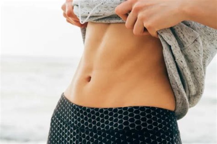 How can I get a flat stomach in 7 days?