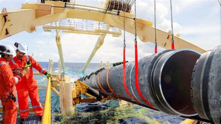 How deep is Pipeline in Hawaii?