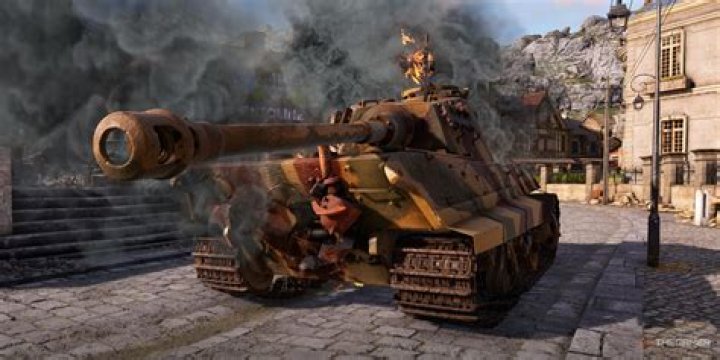 How does Javelin destroy tanks?