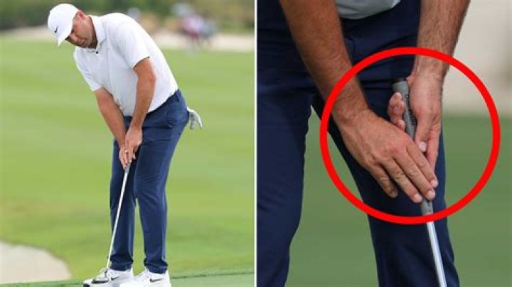 How does zalatoris hold his putter?