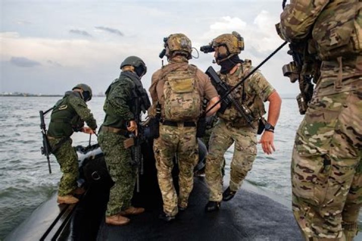 How fit are Navy SEALs?