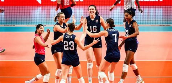 How high can female volleyball players jump?