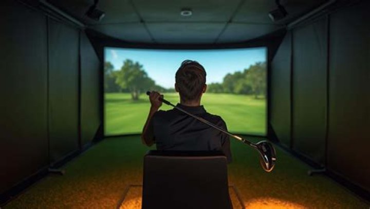 How high should a ceiling be for a golf simulator?