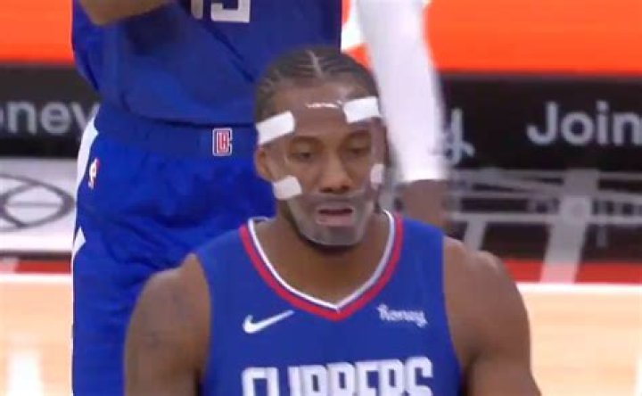 How long did rip Hamilton wear a mask?