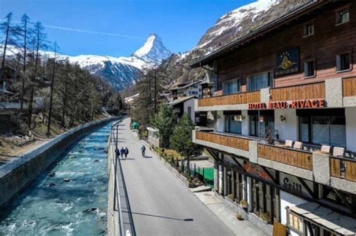 How long is the Matterhorn gondola ride?