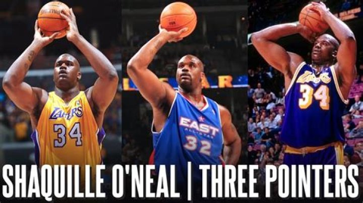 How many dunks has Shaq made in his career?