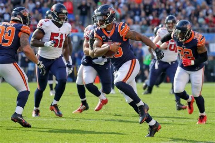 How many players can an NFL team have?