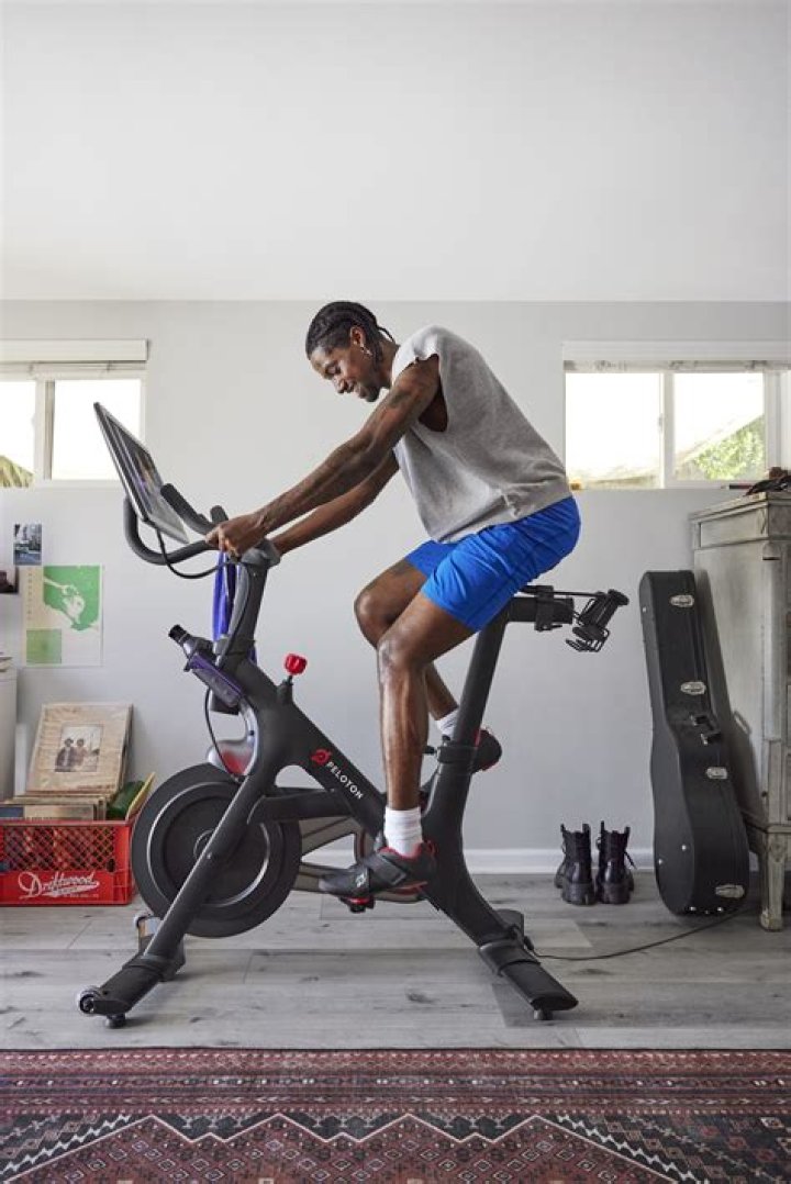 How many resistance levels does a Peloton bike have?