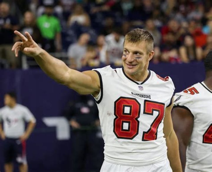 How much did Tampa pay Rob Gronkowski?