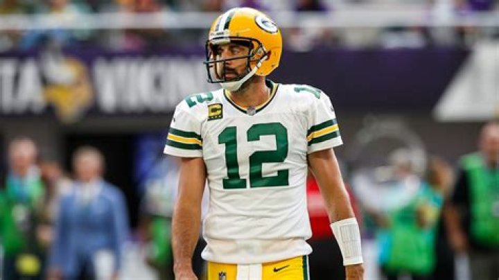 How Much Does Aaron Rodgers make?