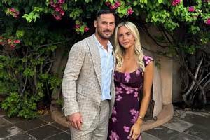 How much does Danny Amendola make a year?