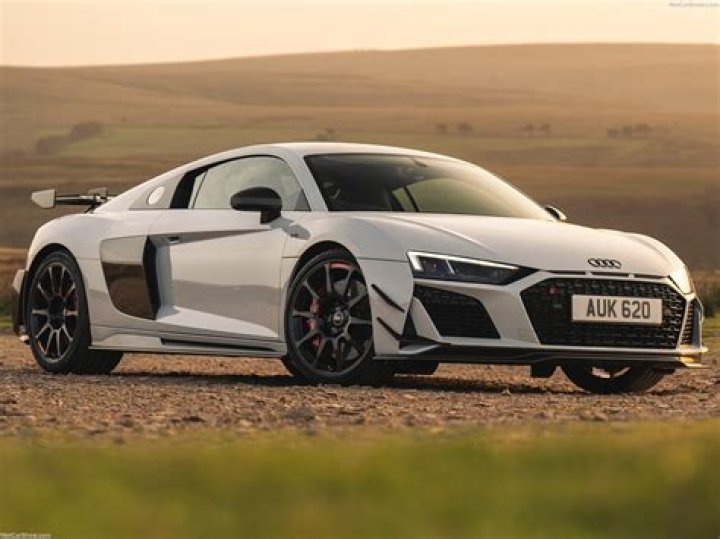 Is Audi R8 a V10?