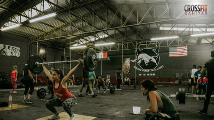 Is CrossFit better than bodybuilding?
