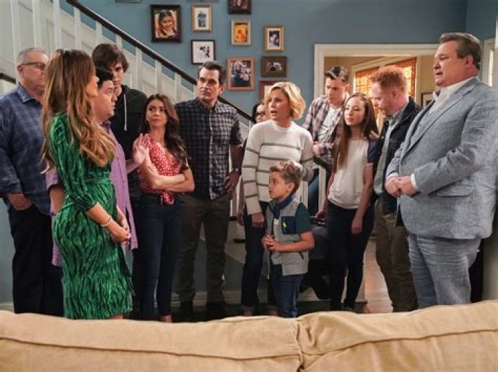 Is Dylan a nurse on Modern Family?