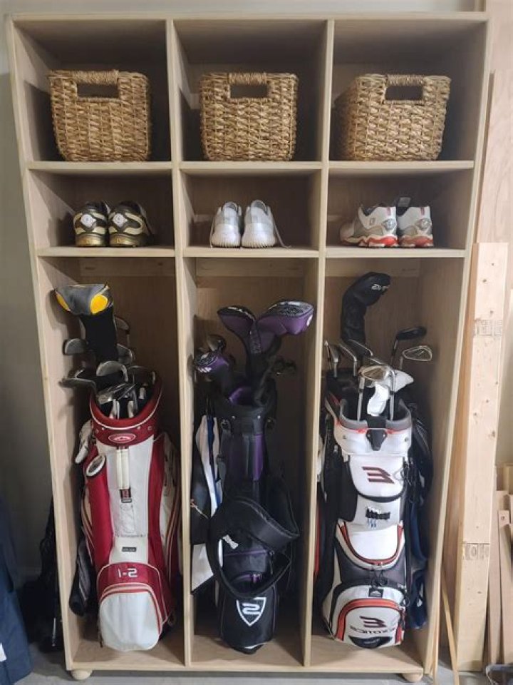 Is it OK to keep golf clubs in garage?