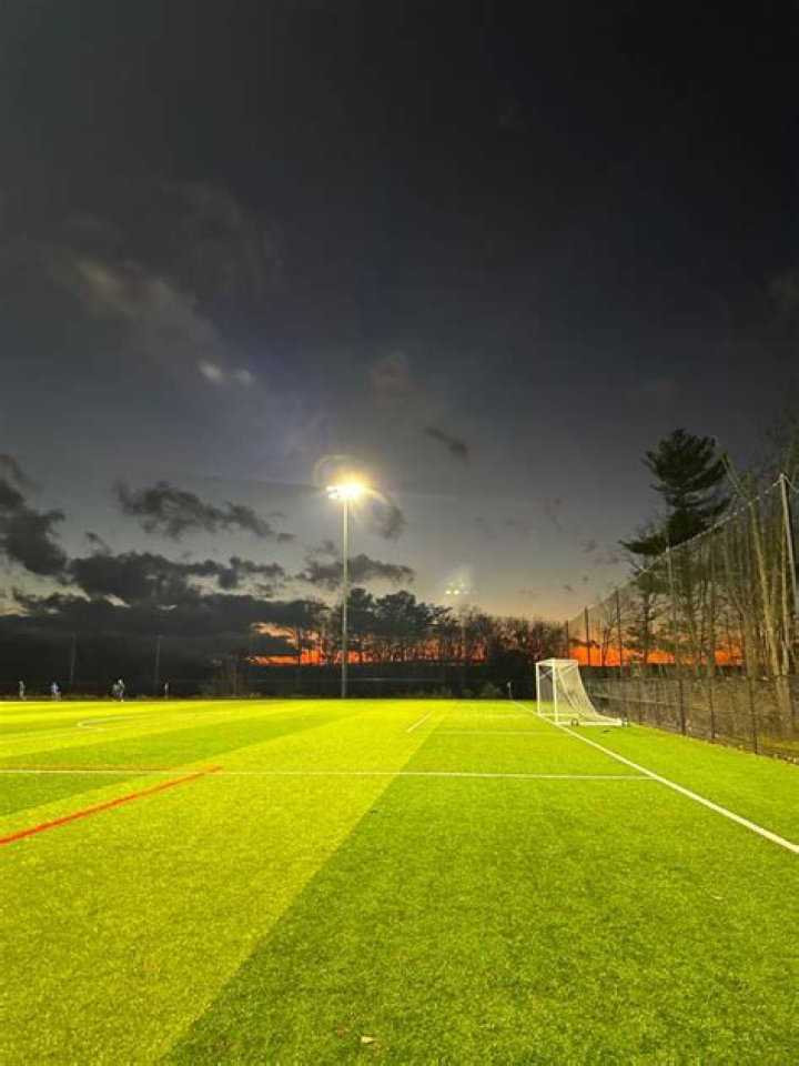Is Rutgers a d1 soccer school?