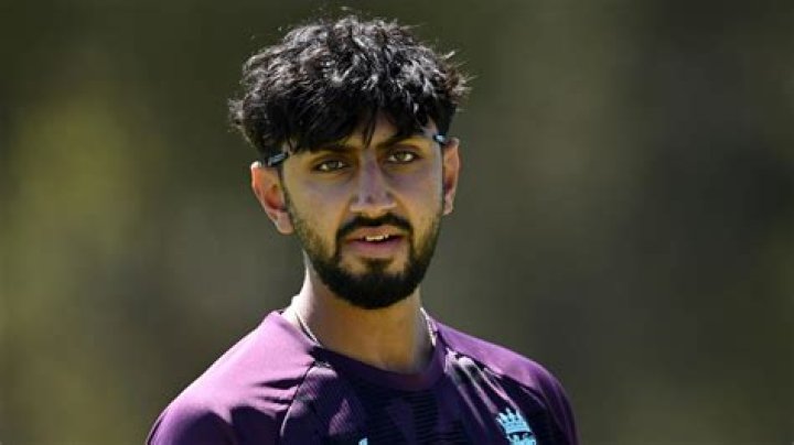 Is Shoaib Malik retired?