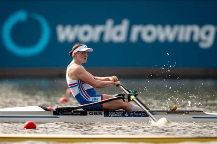 Is single sculling difficult?