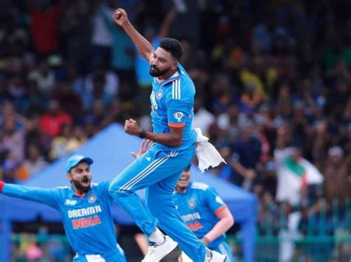 Is Siraj seam bowler?