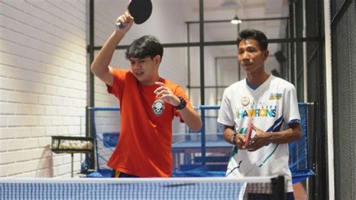 Is tennis like ping pong?
