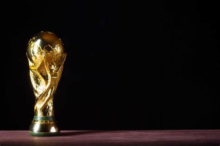 Is World Cup made of gold?