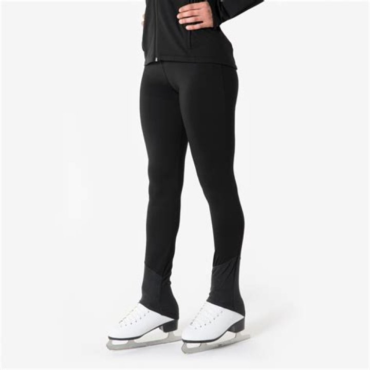 Should I wear leggings to ice skating?