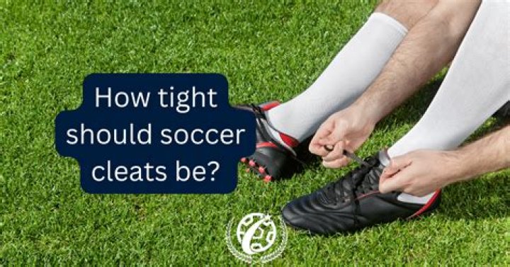 Should soccer shoes be tight or loose?