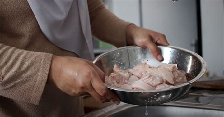Should you wash meat?
