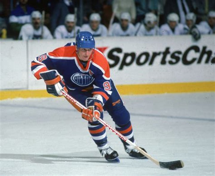 Was Gretzky the best hockey player?