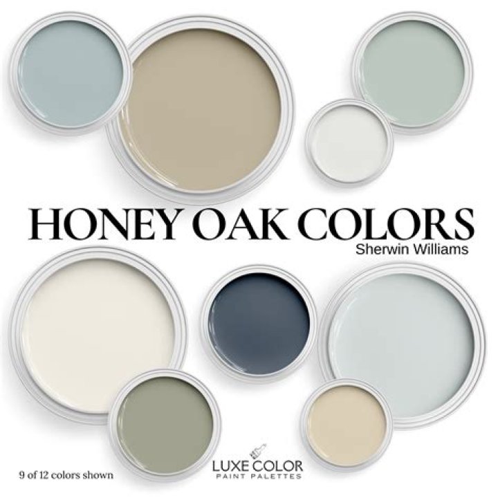 What colour is honey oak?