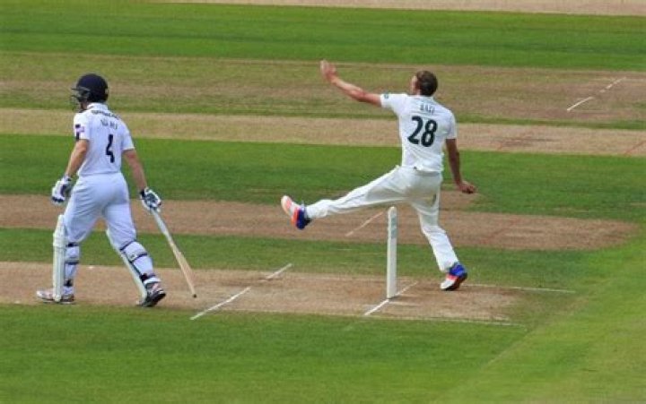 What does innings mean in cricket?