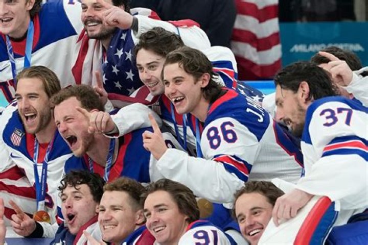 What happens in overtime in hockey?